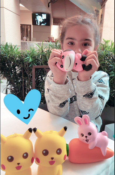 Праздник продолжается: Ани Лорак и ее муж сходили с дочерью в ресторан