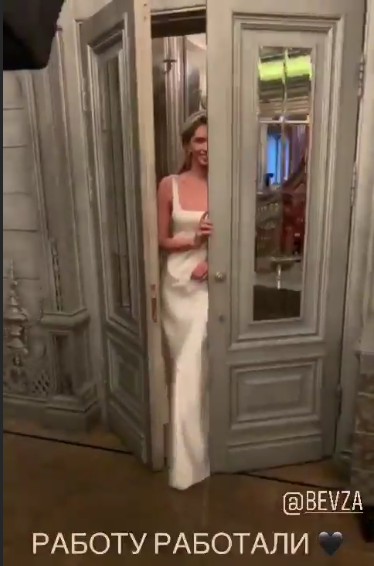 Білий лебідь: Віра Брежнєва з'явилася у вбранні від українського бренду