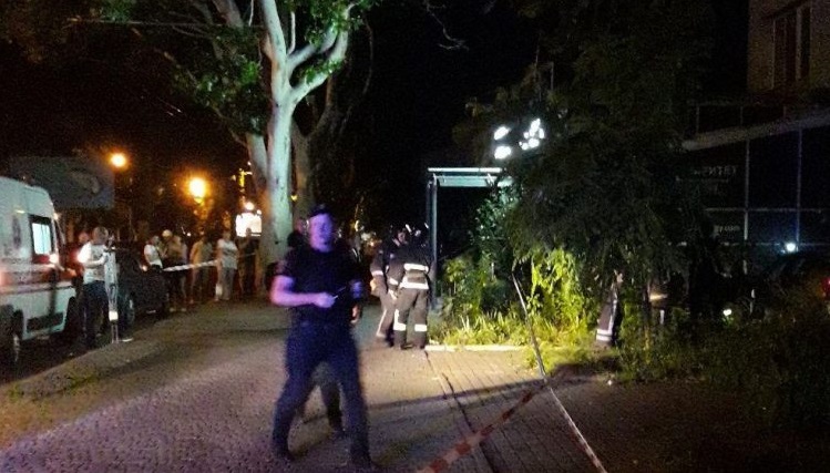 В Одессе водитель BMW снес людей на тротуаре: убегал от полиции (фото)