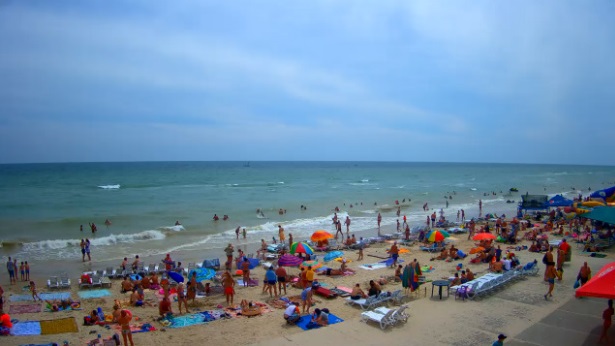 На Азовском море сильно испортилась погода: в сети показали видео шторма