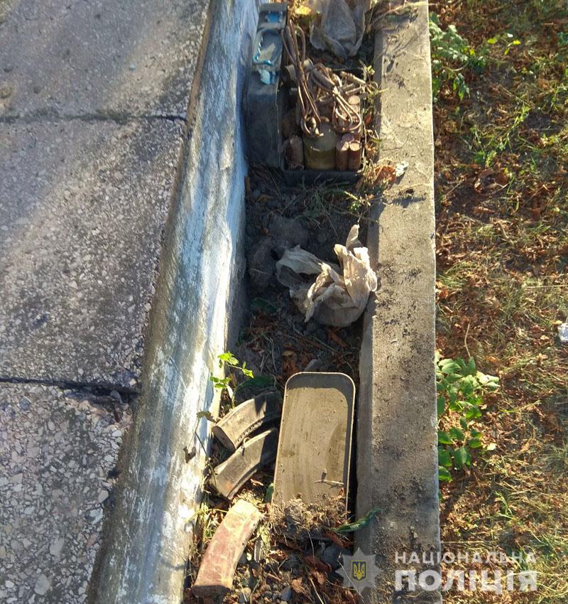 В Донецкой области полиция изъяла схрон боеприпасов