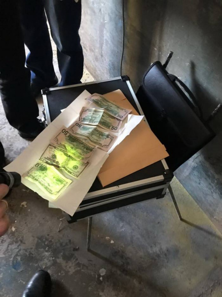 У Львівській області затримали на хабарі поліцейського