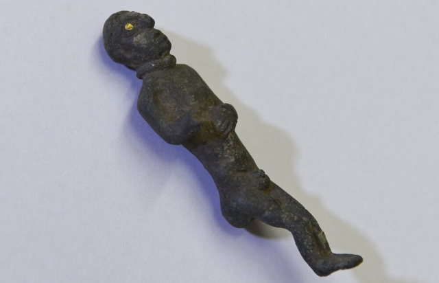 Біля Закарпаття знайшли кельтську фігурку з золотими очима: фото унікального артефакту