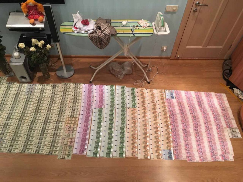 СБУ разоблачила схему незаконной поставки продуктов в зону АТО на 1,5 млрд гривен