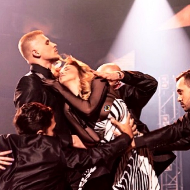 Алина Гросу жестко оконфузилась на сцене: появилось фото