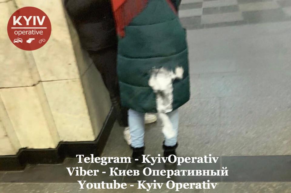 У метро Києва сталася НП на ескалаторі: не встигла вчасно встати