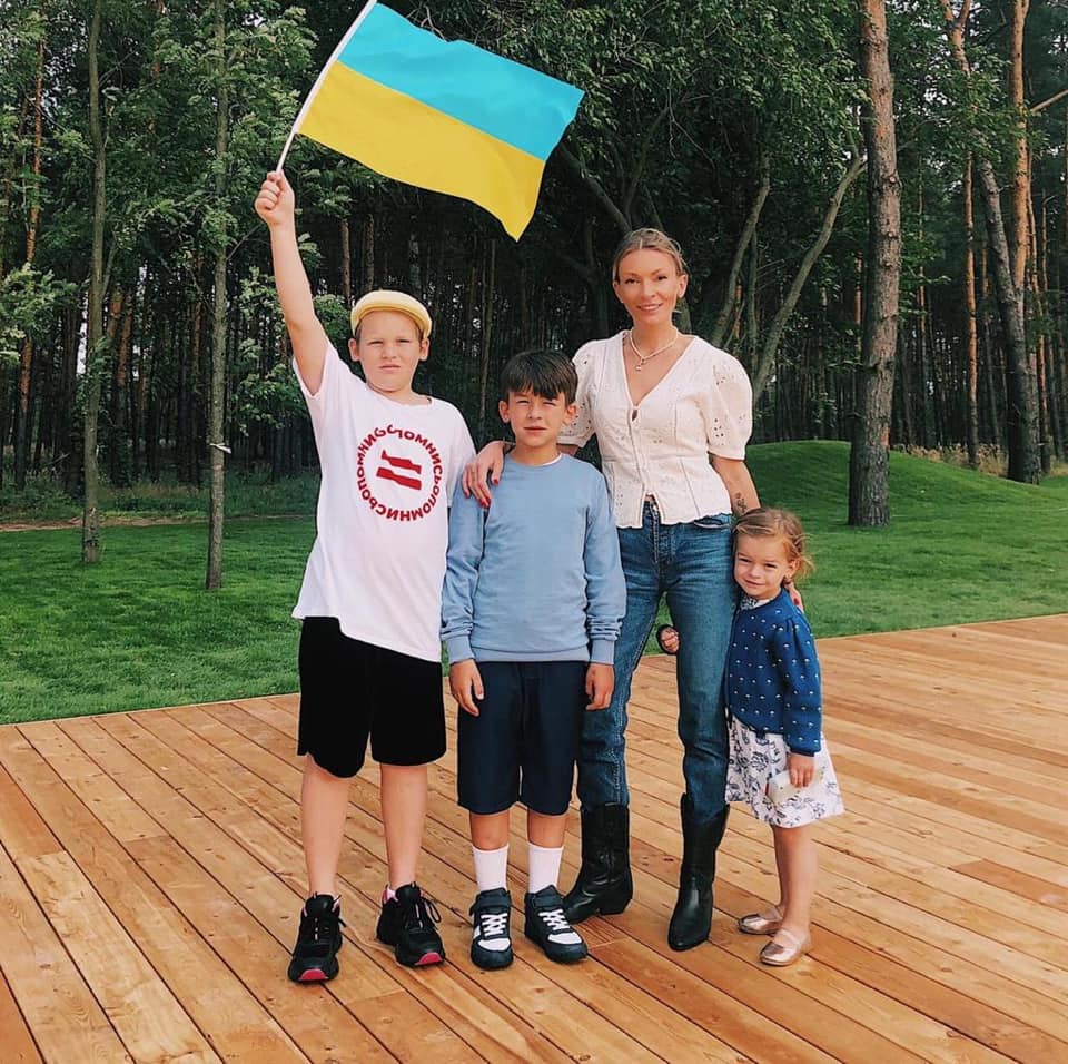 Дитину відомої журналістки незаконно утримують під Києвом (відео)