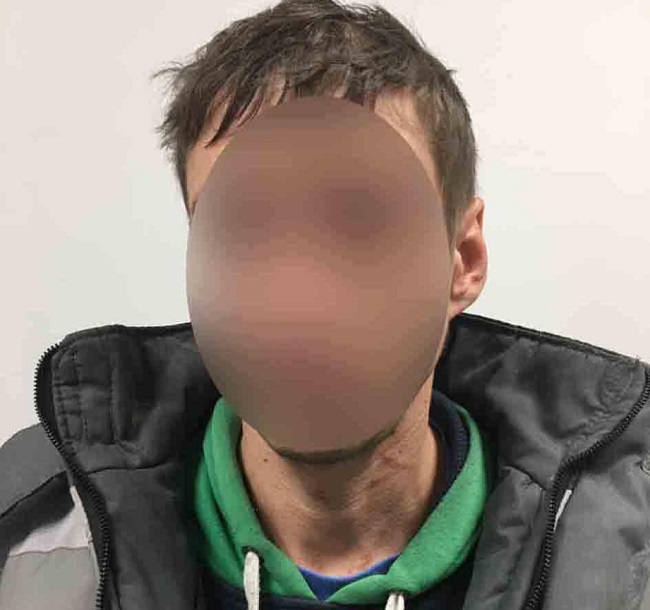 Скандал с плакатами о дружбе с Россией в Киеве: фото &quot;расклейщиков&quot;