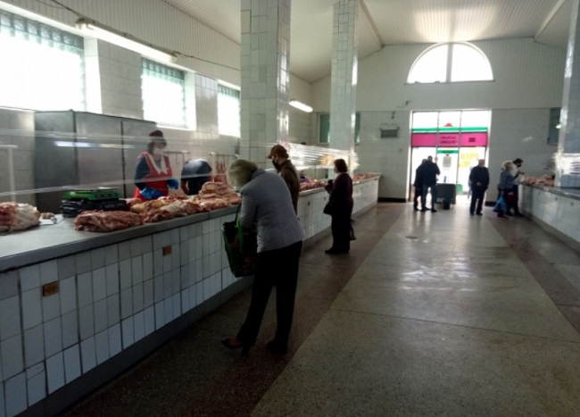 В Украине открыли рынки в разгар карантина: что там происходит (фото и видео)