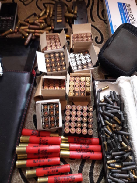 У Чернівецькій обл. правоохоронці викрили ОЗГ, що займалась контрабандою наркотиків