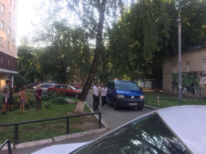 Політв'язень Костенко прибув у Київ