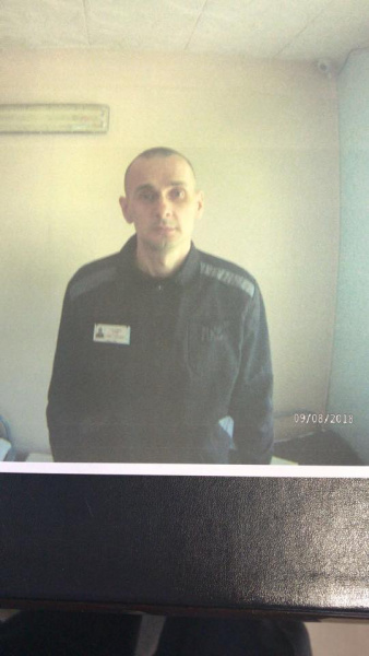 Омбудсмен опубликовала фото Сенцова