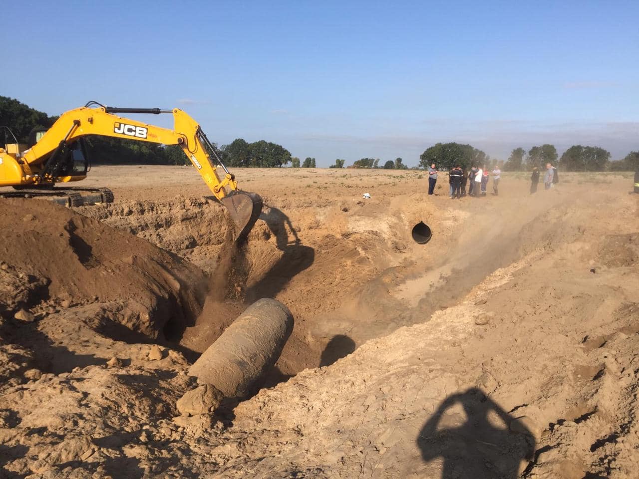 Дивом обійшлося без жертв: що відбувається у Чабанах після вибуху газопроводу (фото)