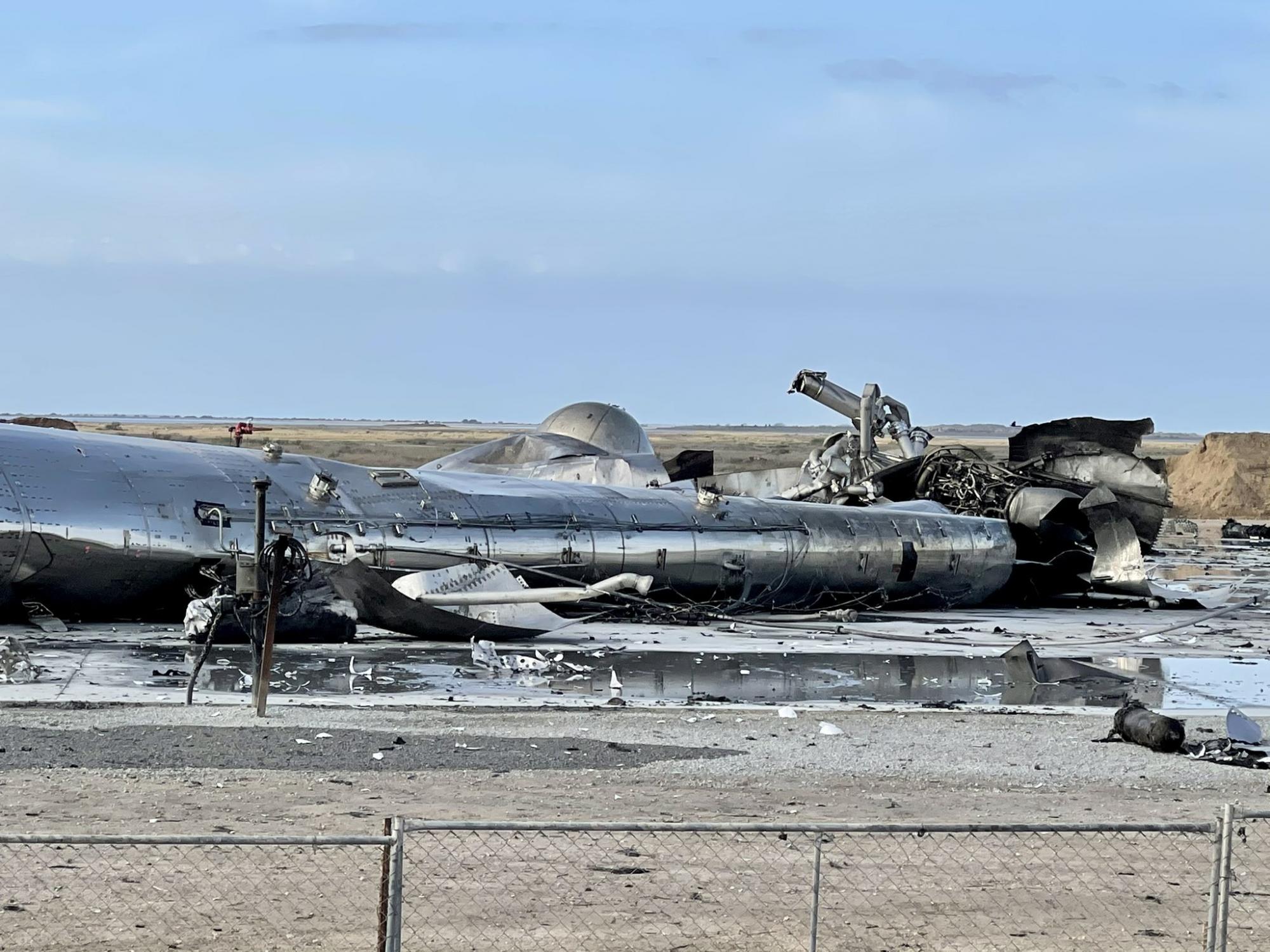 В сети показали обломки взорвавшегося космического корабля Маска