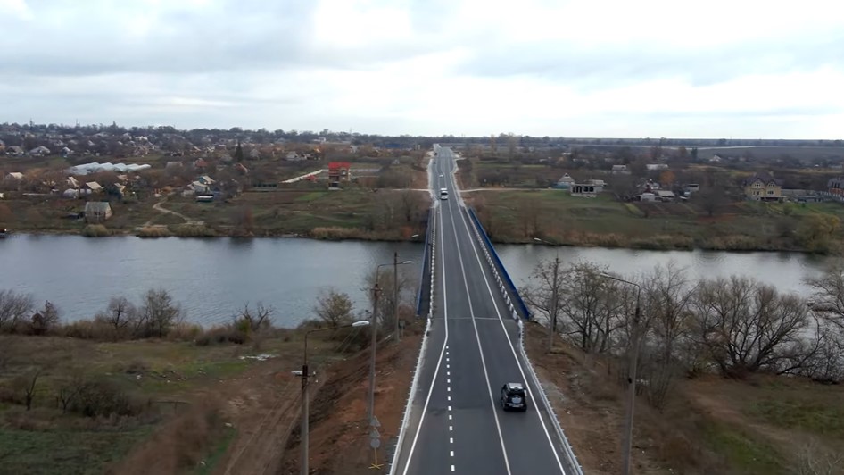 По ровной дороге и без чувства подвига: блогер проинспектировал отремонтированную трассу Кривой Рог - Николаев