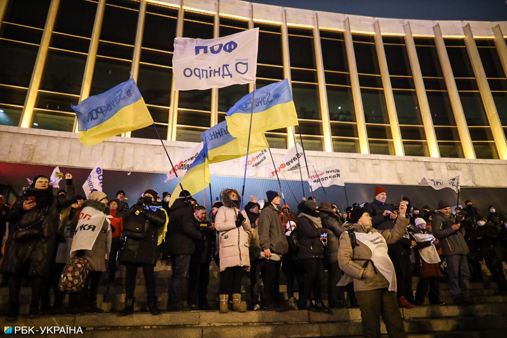 &quot;Квартал 95&quot; снимает новогоднее шоу в окружении Нацгвардии: при чем тут ФОПы