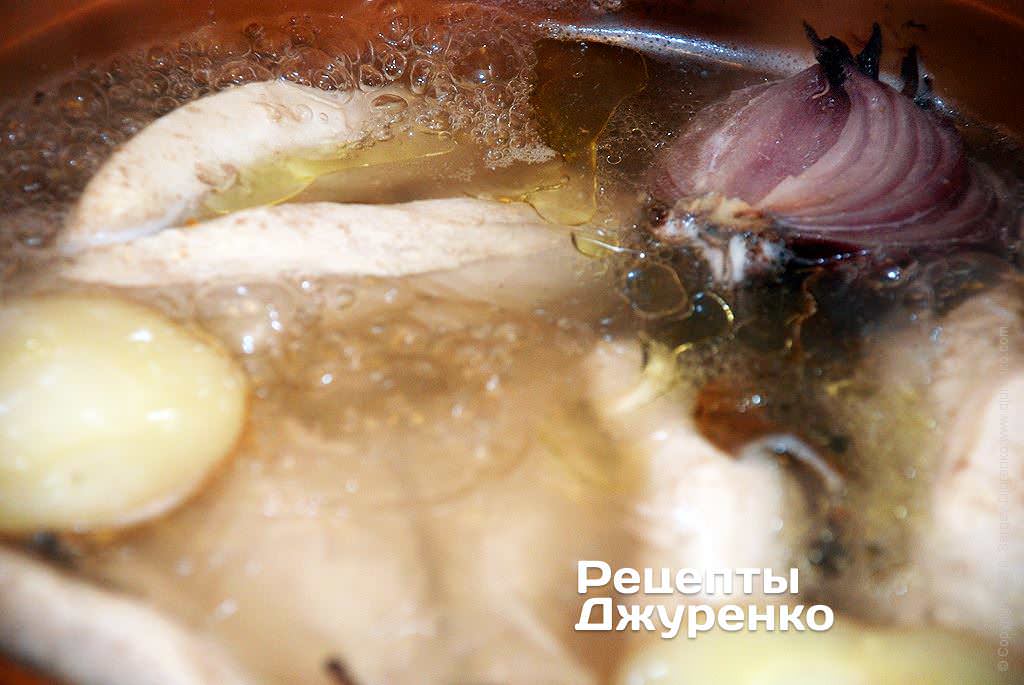 Кулінар дав рецепт класичних млинці з куркою з секретним інгредієнтом