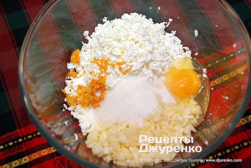 Кулінар поділився рецептом пишних сирників: обов'язково додайте цей інгредієнт!