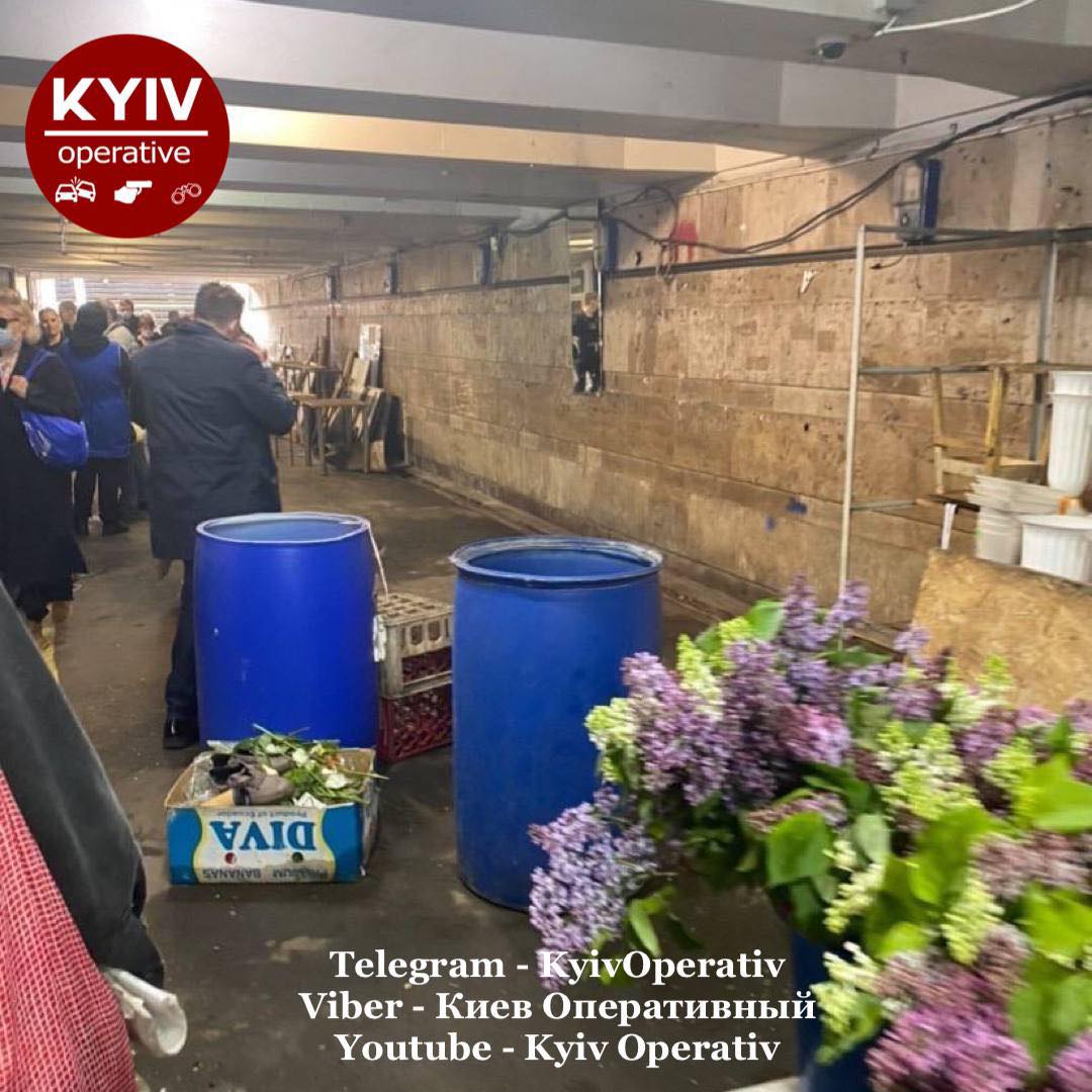 На &quot;Льва Толстого&quot; розігнали торговців квітами: таким чистим цей перехід ви не бачили!