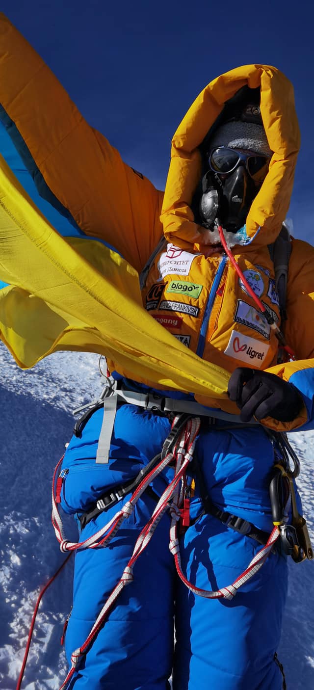 Украинская альпинистка попала в скандал с восхождением на Эверест: ее обвиняют в мошенничестве