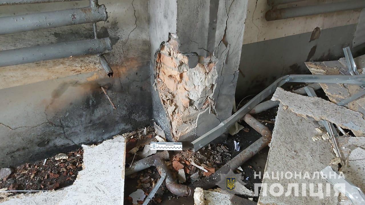 У Харківській області невідомі обікрали гаражний комплекс та підірвали його