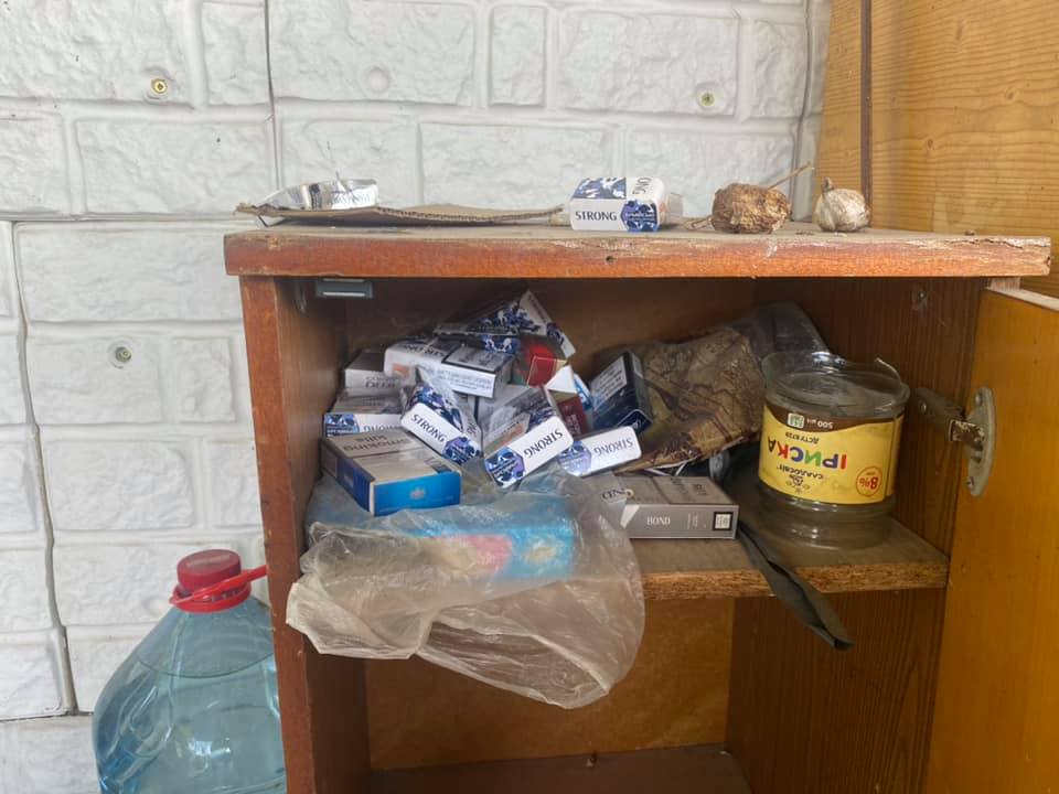 Пиво, сигареты и дихлофос: в сети показали детский оздоровительный лагерь в Одессе (фото)