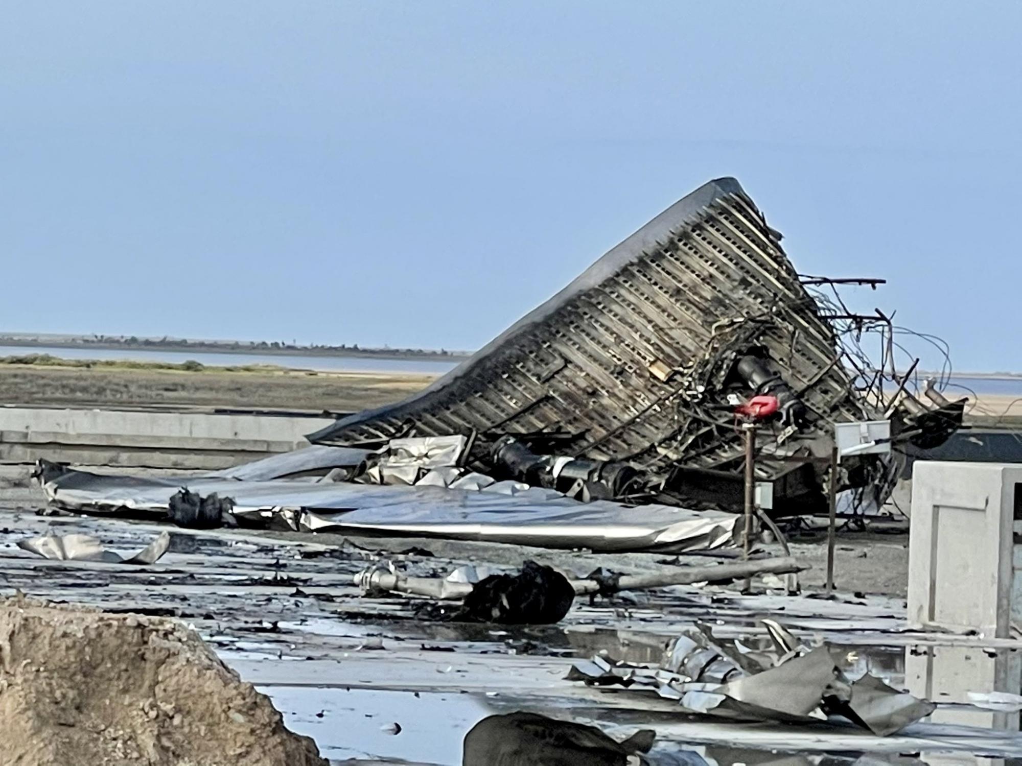 В сети показали обломки взорвавшегося космического корабля Маска