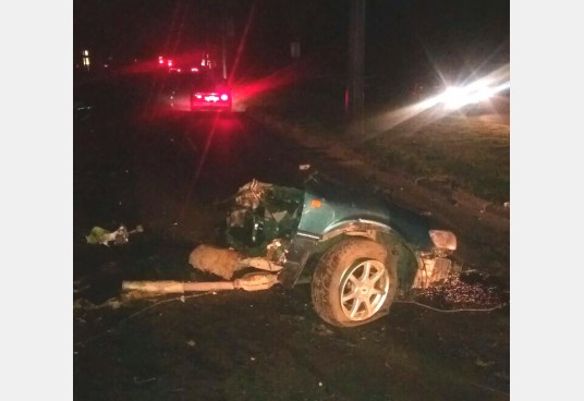 В Харькове автомобиль врезался в столб, 4 погибших