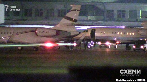 Медведчук, незважаючи на заборону, літає з України в Росію, - &quot;Схеми&quot;