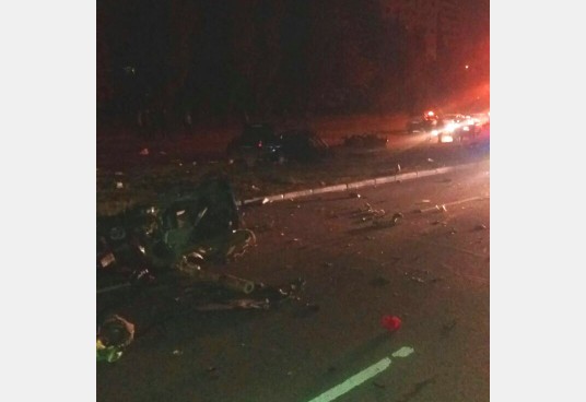 В Харькове автомобиль врезался в столб, 4 погибших