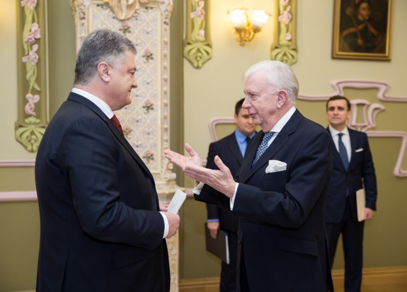 Порошенко прийняв вірчі грамоти від послів Нідерландів, Лівану та Судану