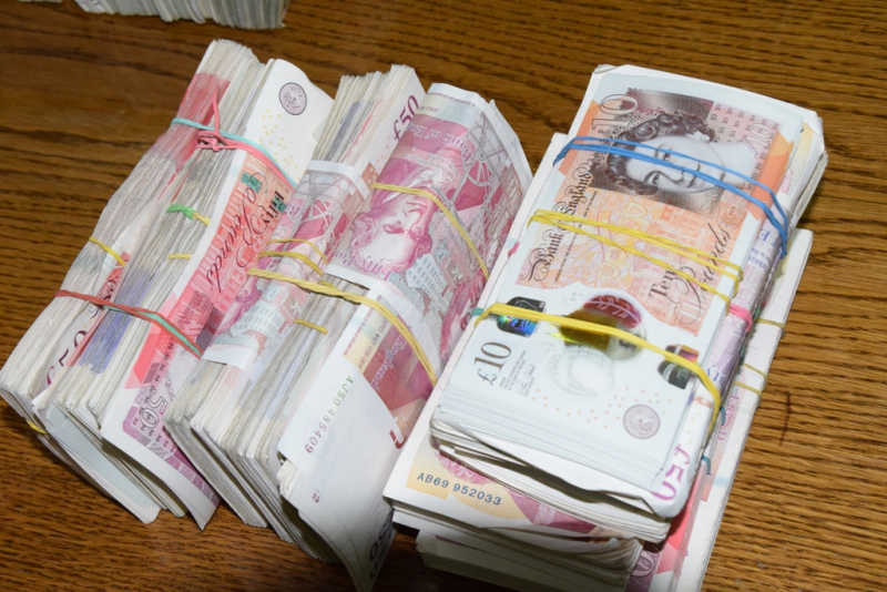 На кордоні з Польщею виявили понад 200 тисяч доларів незадекларованої валюти