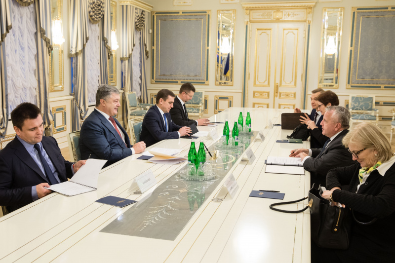 Порошенко домовився із заступником секретаря Держдепу продовжити санкції проти Росії