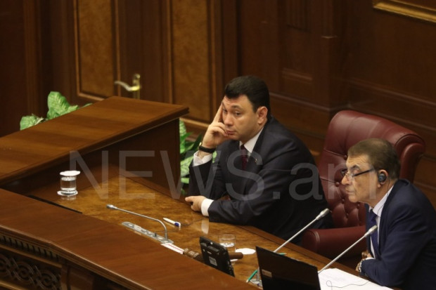 У парламенті Вірменії проходять дебати щодо кандидатури прем'єр-міністра