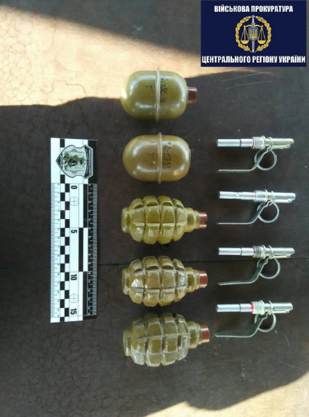 Військова прокуратура викрила контрактника на продажу гранатометів