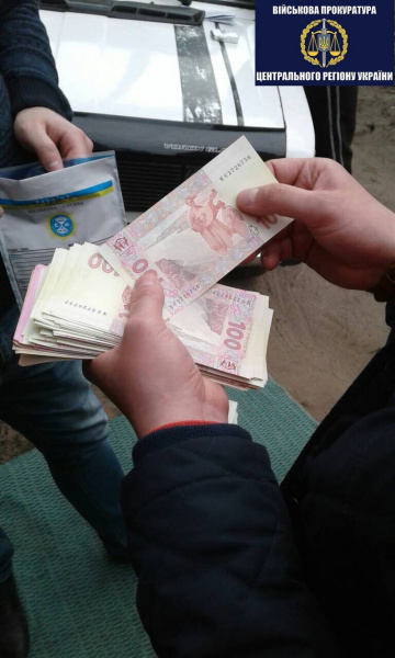 Військова прокуратура викрила контрактника на продажу гранатометів