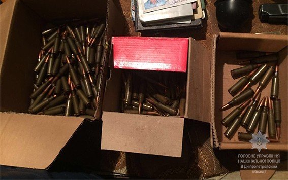 В Днепропетровской области у подозреваемых в похищении человека изъяли оружие и наркотики