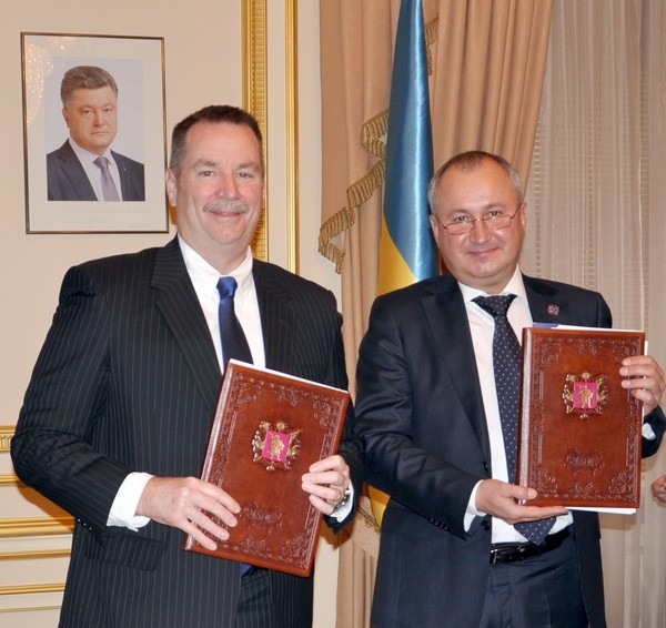 Україна і НАТО підписали угоду про охорону інформації з обмеженим доступом