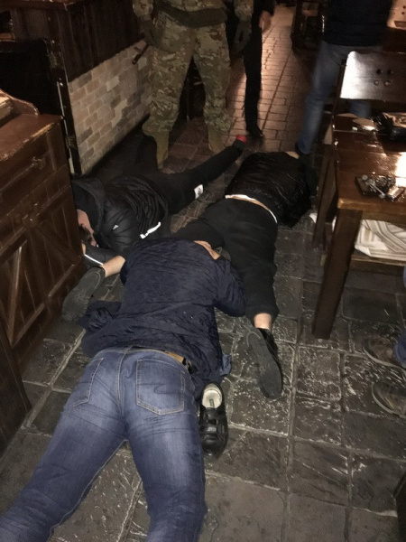 На Донбассе СБУ задержала группировку рэкетиров