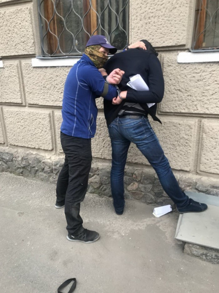 СБУ викрила на хабарі підполковника поліції в Харківській області