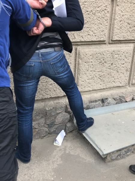 СБУ викрила на хабарі підполковника поліції в Харківській області