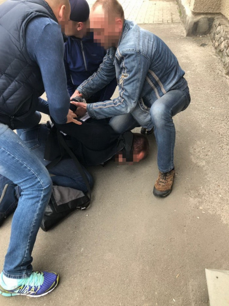 СБУ викрила на хабарі підполковника поліції в Харківській області