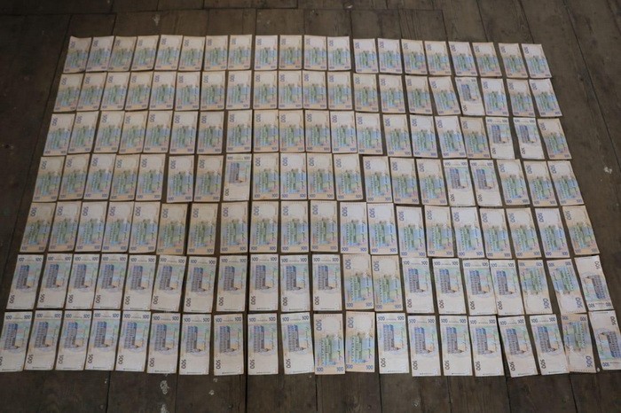 СБУ припинила діяльність групи торговців зброєю та вибухівкою із зони ООС