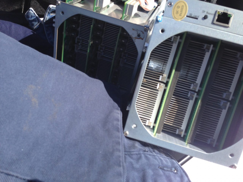 На КПВВ "Гнутове" попередили провезення на територію ОРДЛО обладнання для майнінгу