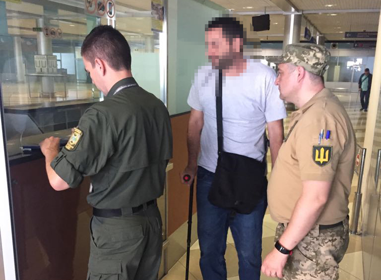 На лечение в Германию направили 14 пострадавших на Донбассе украинских военных