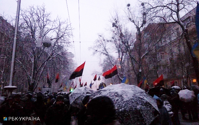 Сторонники Саакашвили разбили окно в магазине &quot;Рошен&quot; близ СИЗО СБУ