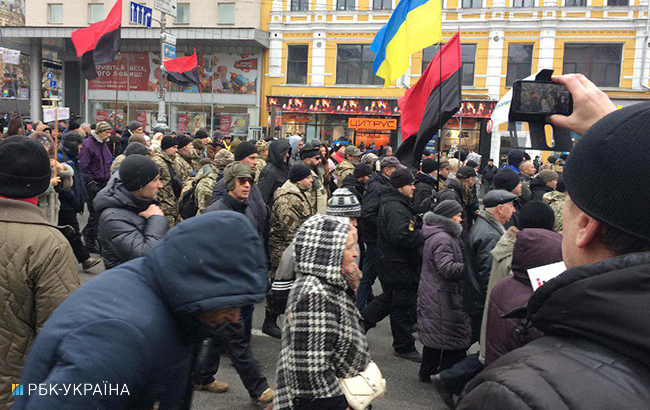 Марш за імпічмент: в акції в центрі Києва беруть участь близько 3-5 тисяч осіб