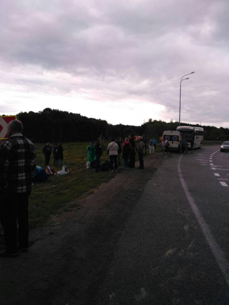 У Рівненській області перекинувся автобус з 53 пасажирами