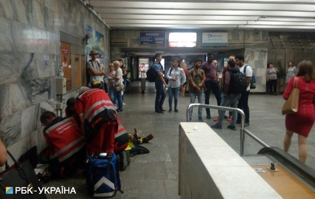 У Києві на станції метро "Льва Толстого" помер чоловік