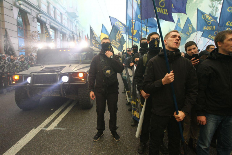 Покрова без крові: як праві відзначили день УПА і не пішли штурмувати Лавру